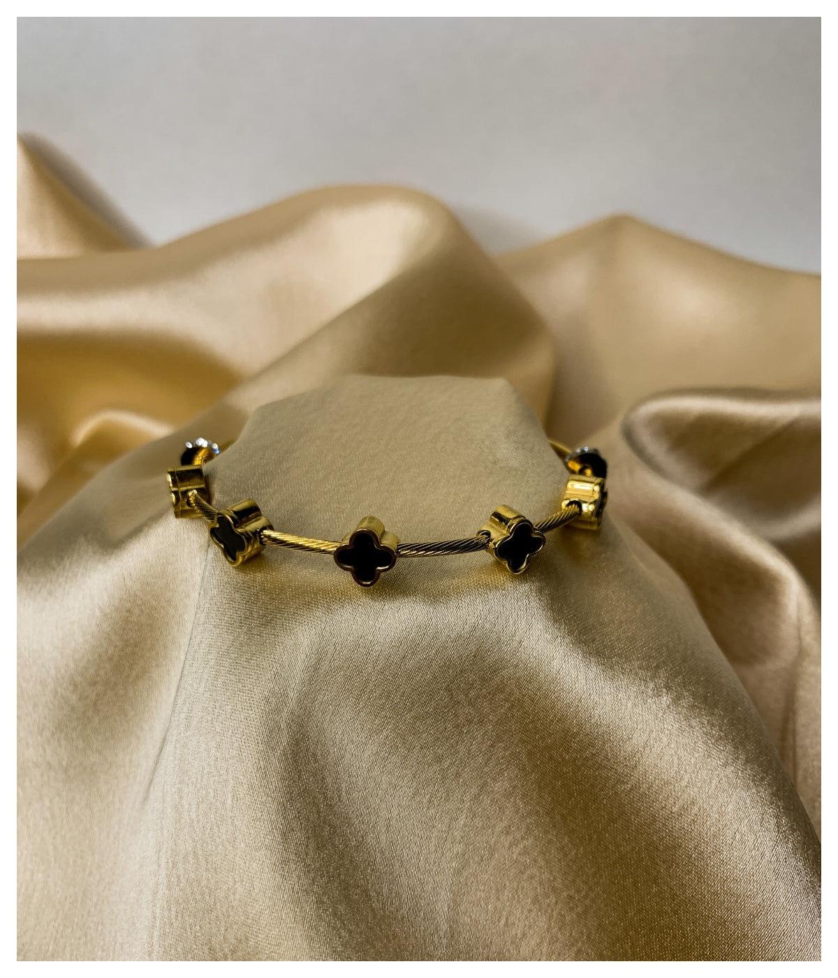 Black Clove Magnetic Lock Bracelet