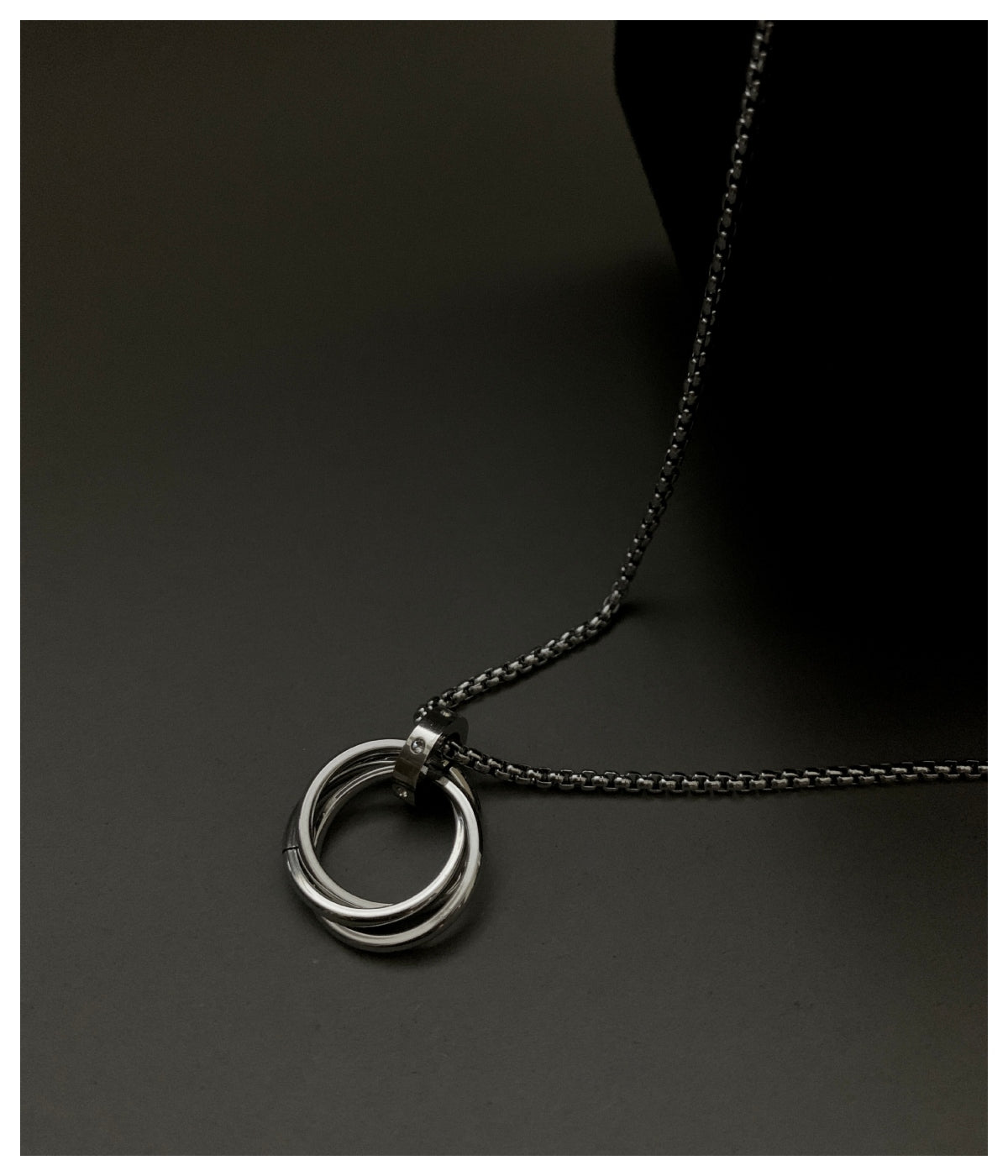 Circular Silver Stainless Steel Chain Pendant For Men