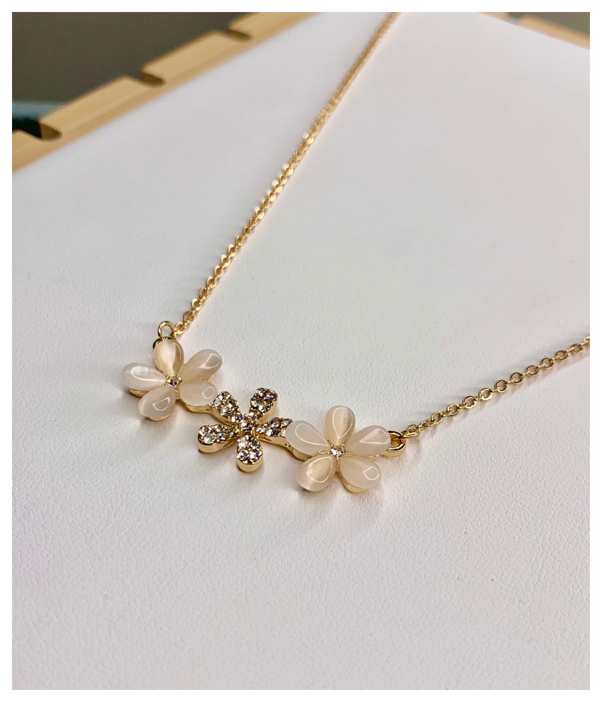 Rose Gold Classy Sleek Floral Chain Pendant