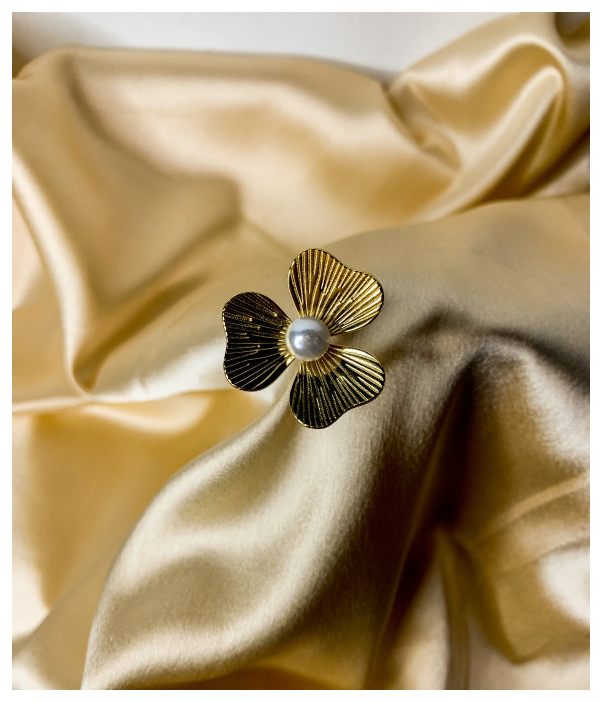 Golden Flower Pearl Ring