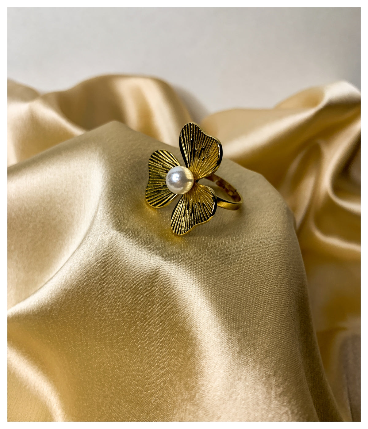 Golden Flower Pearl Ring