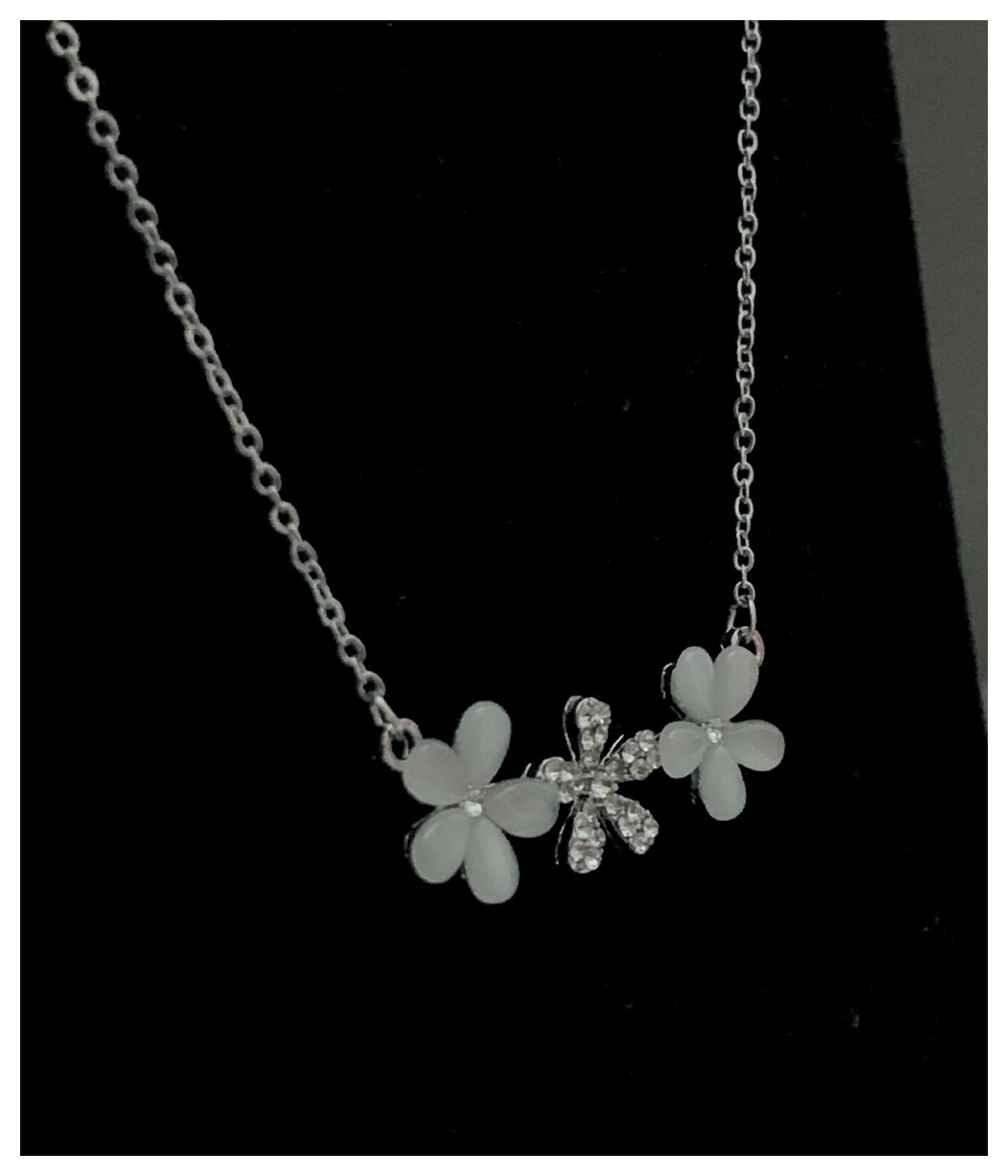 Silver Classy Sleek Floral Chain Pendant