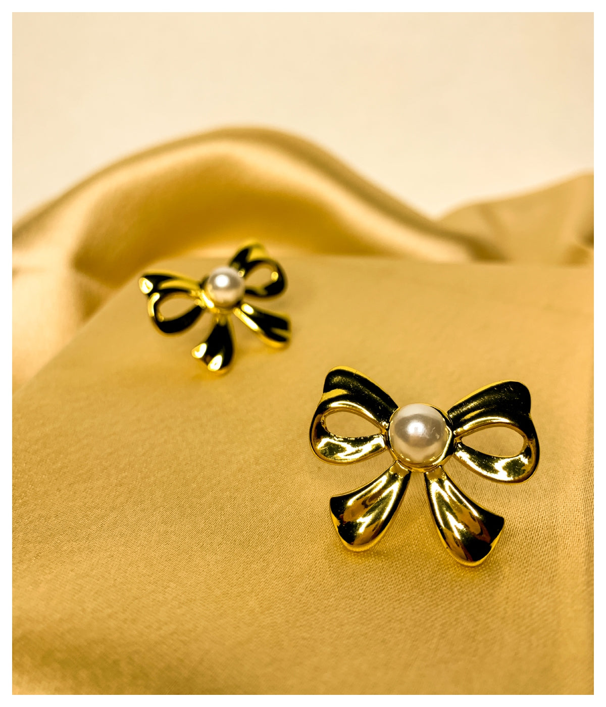 Golden Pearl Blow Earrings