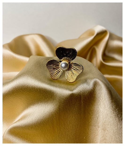 Golden Flower Pearl Ring