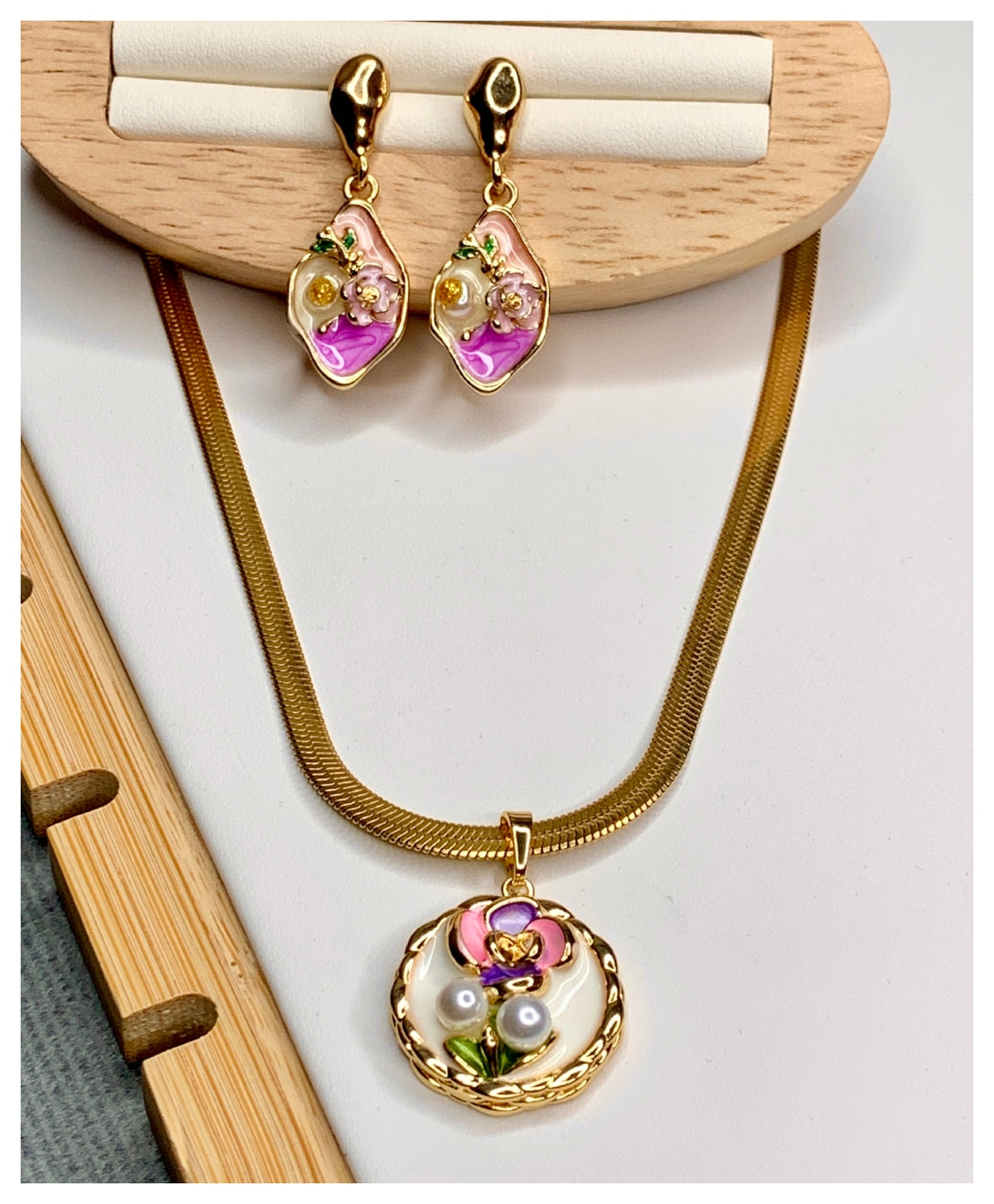 Stylish Enamel Pendant and Earrings Set